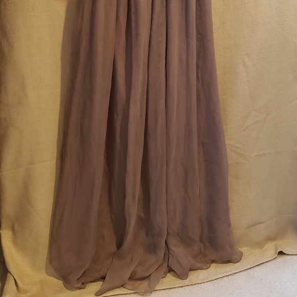 Gorgeous Amsale  Beige Silk Ruffle Formal Dress - Picture 3 of 6